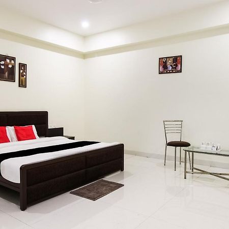 Capital O70964 Hotel D Mercy Nagpur Buitenkant foto