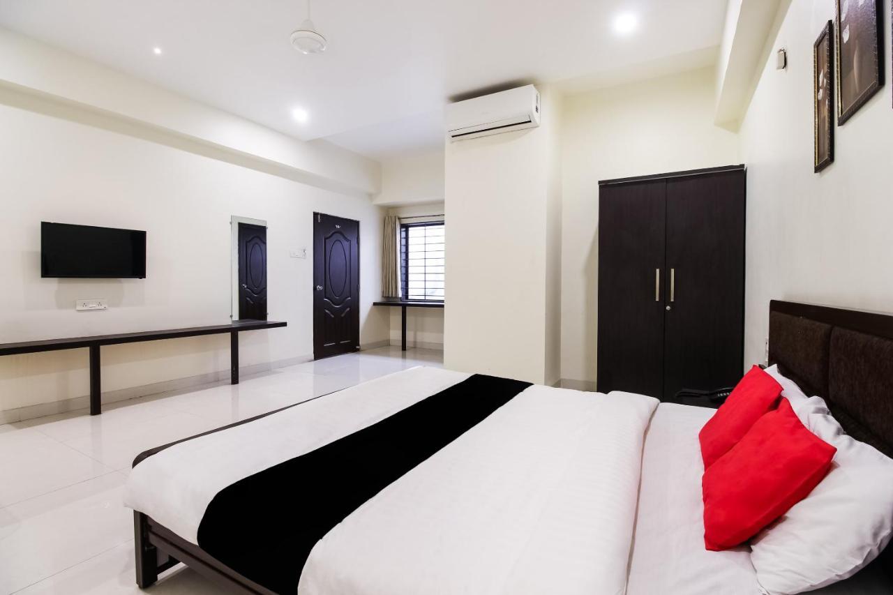 Capital O70964 Hotel D Mercy Nagpur Buitenkant foto