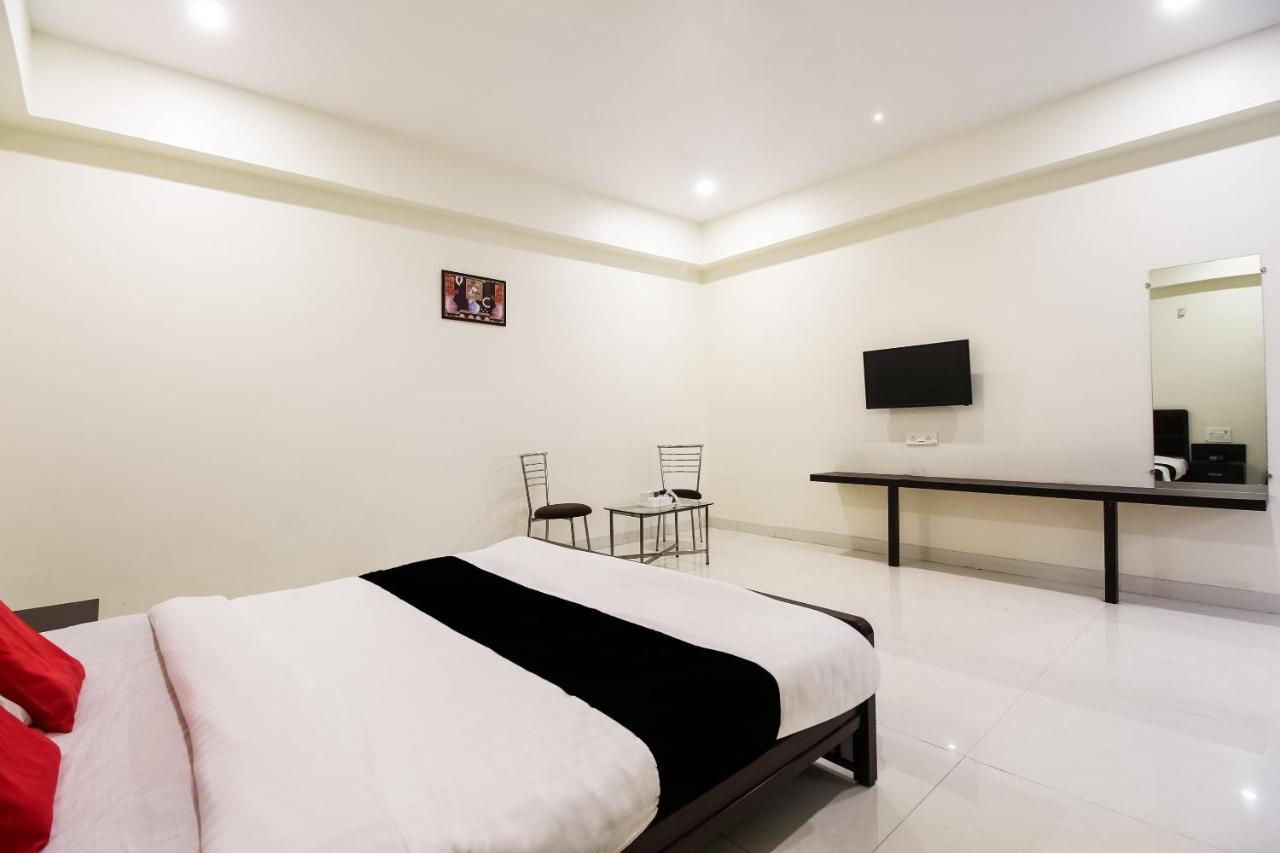 Capital O70964 Hotel D Mercy Nagpur Buitenkant foto